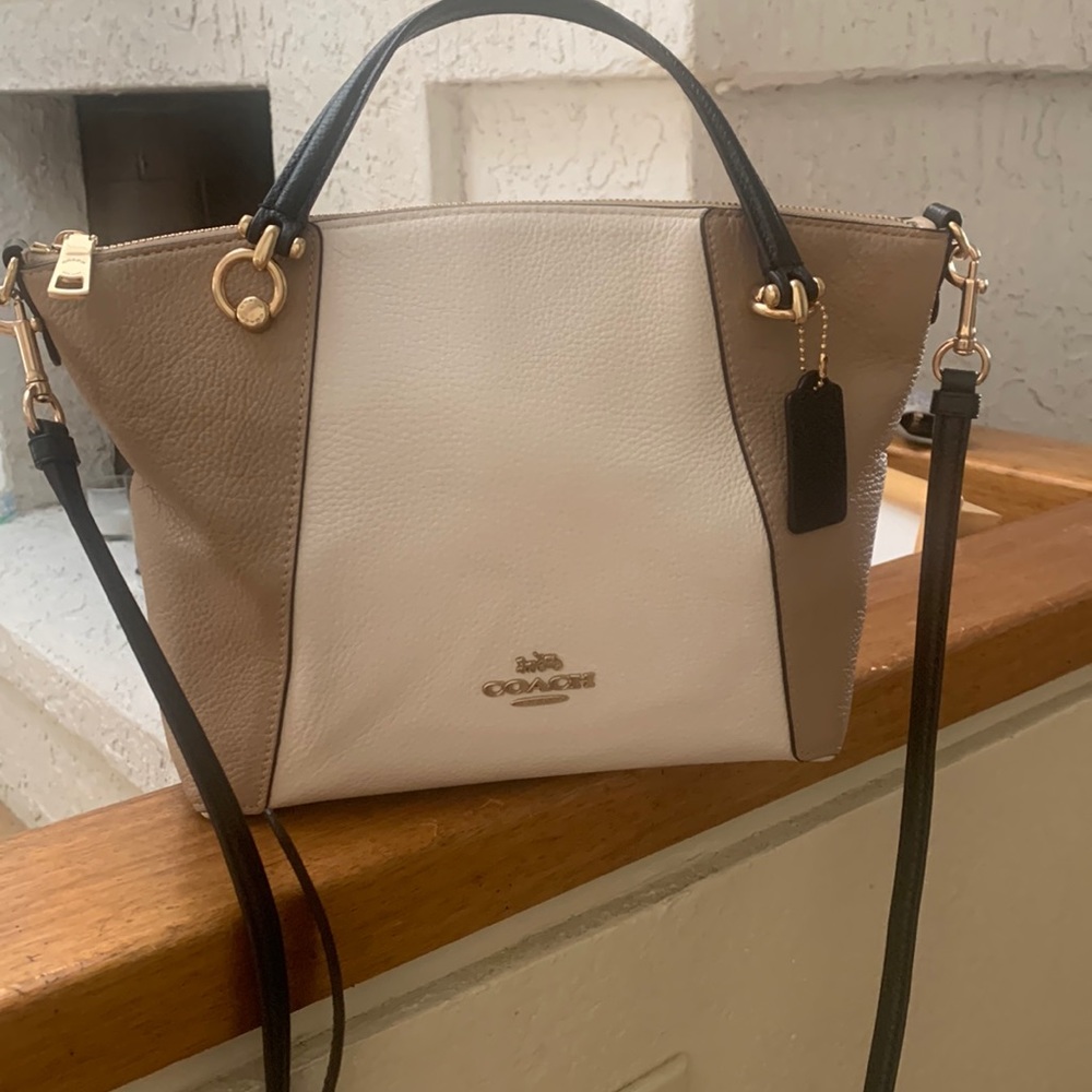 Beautiful like new bag.